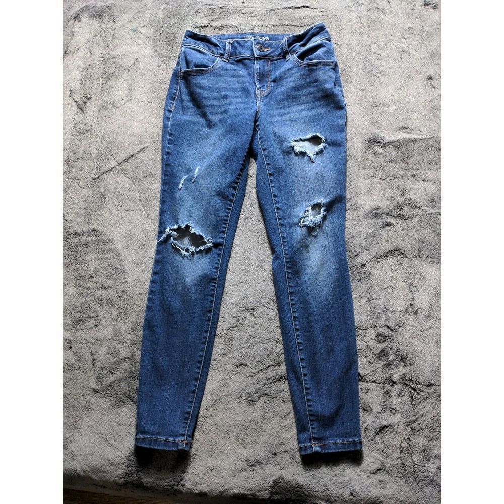 Maurices Mid-Rise Distressed Jeans Women's Size XS Short Medium Wash - Picture 1 of 10